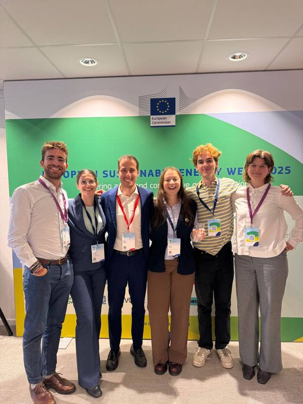 Veronica Saletti con il team alla EU Sustainable Energy Week